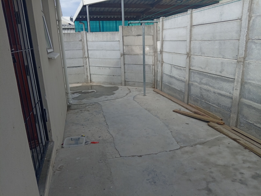 To Let 2 Bedroom Property for Rent in Woodlands Western Cape